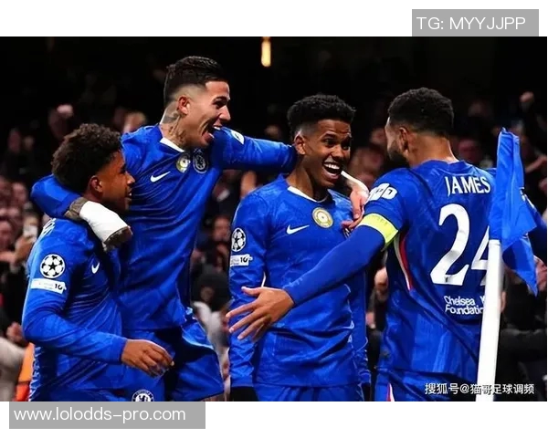 切尔西在欧冠中以5-0大胜巴萨点球大战瞬间点燃全场激情